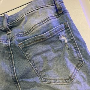 Jean with beautiful pearl details.